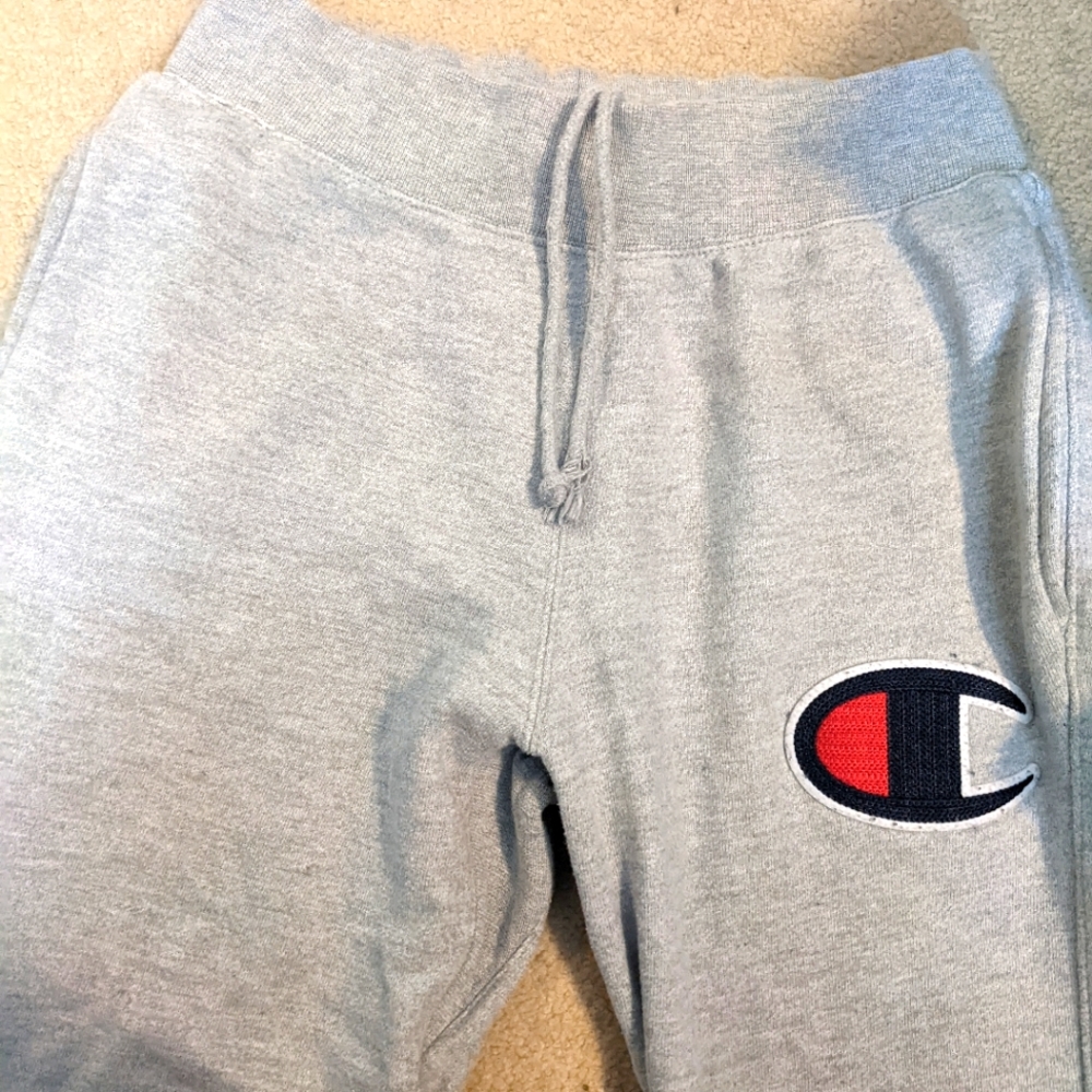 Champion pants 25$